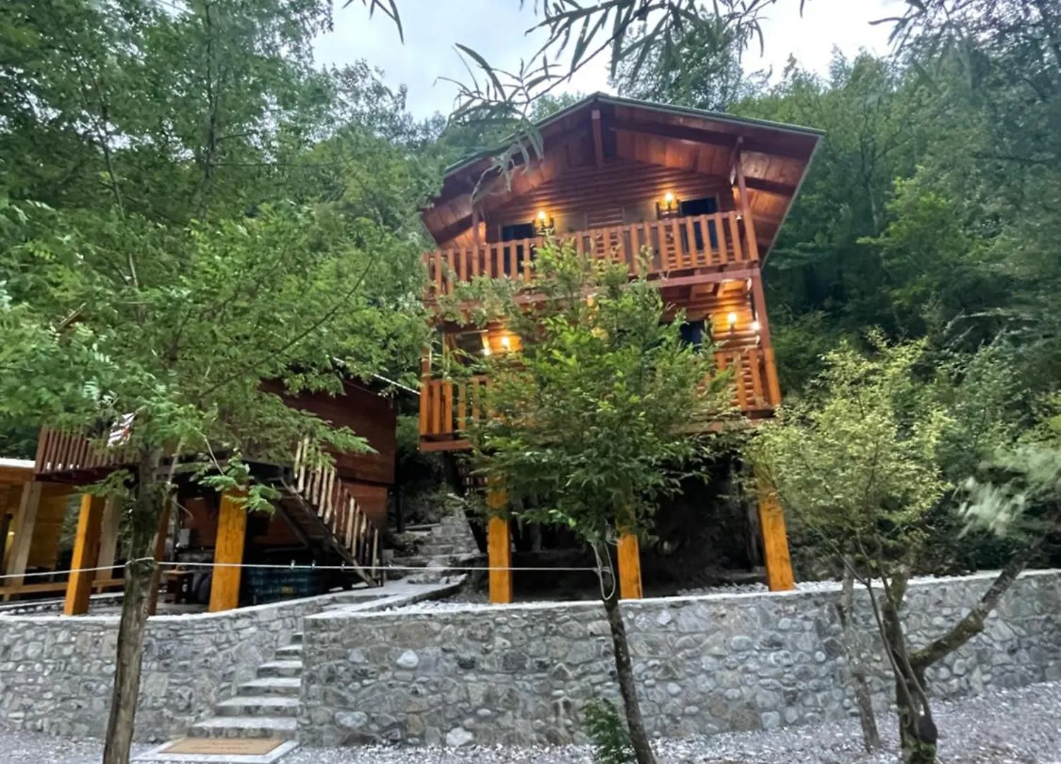 Guri I Lekes Guesthouse Moll' e Shoshit