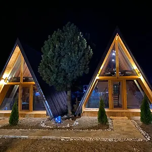 2e Villa's Valbone